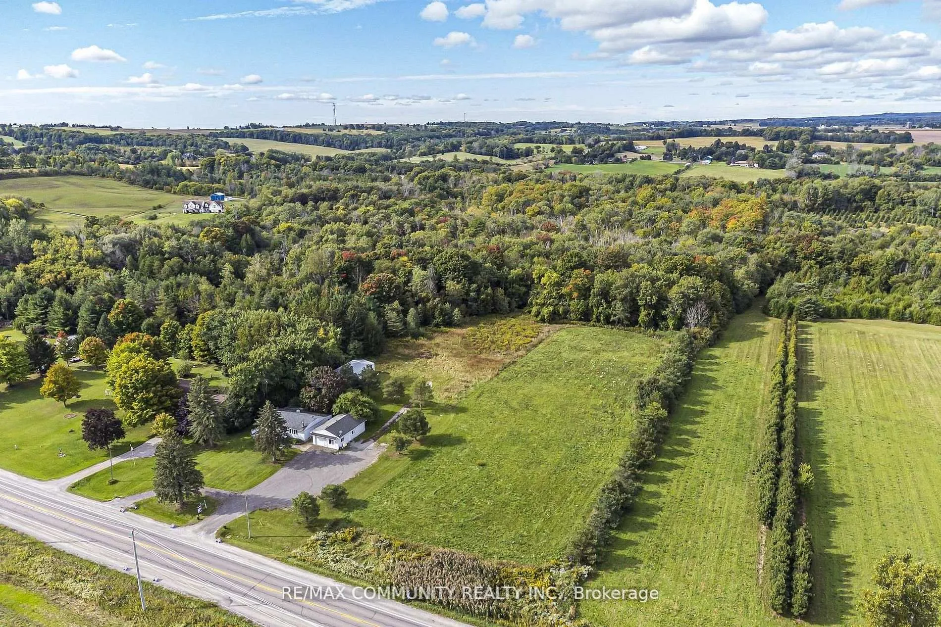 Photo 3 of 11490 Simcoe Street, Scugog, Port Perry — HOMEH