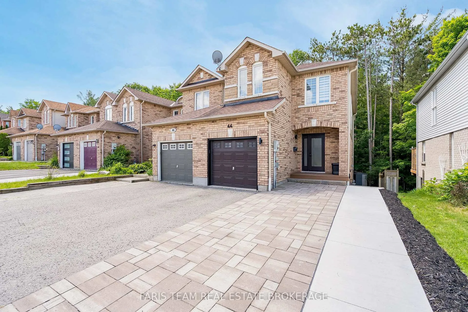 Photo 2 of 44 Hawthorne Crescent, Barrie, Ardagh — HOMEH