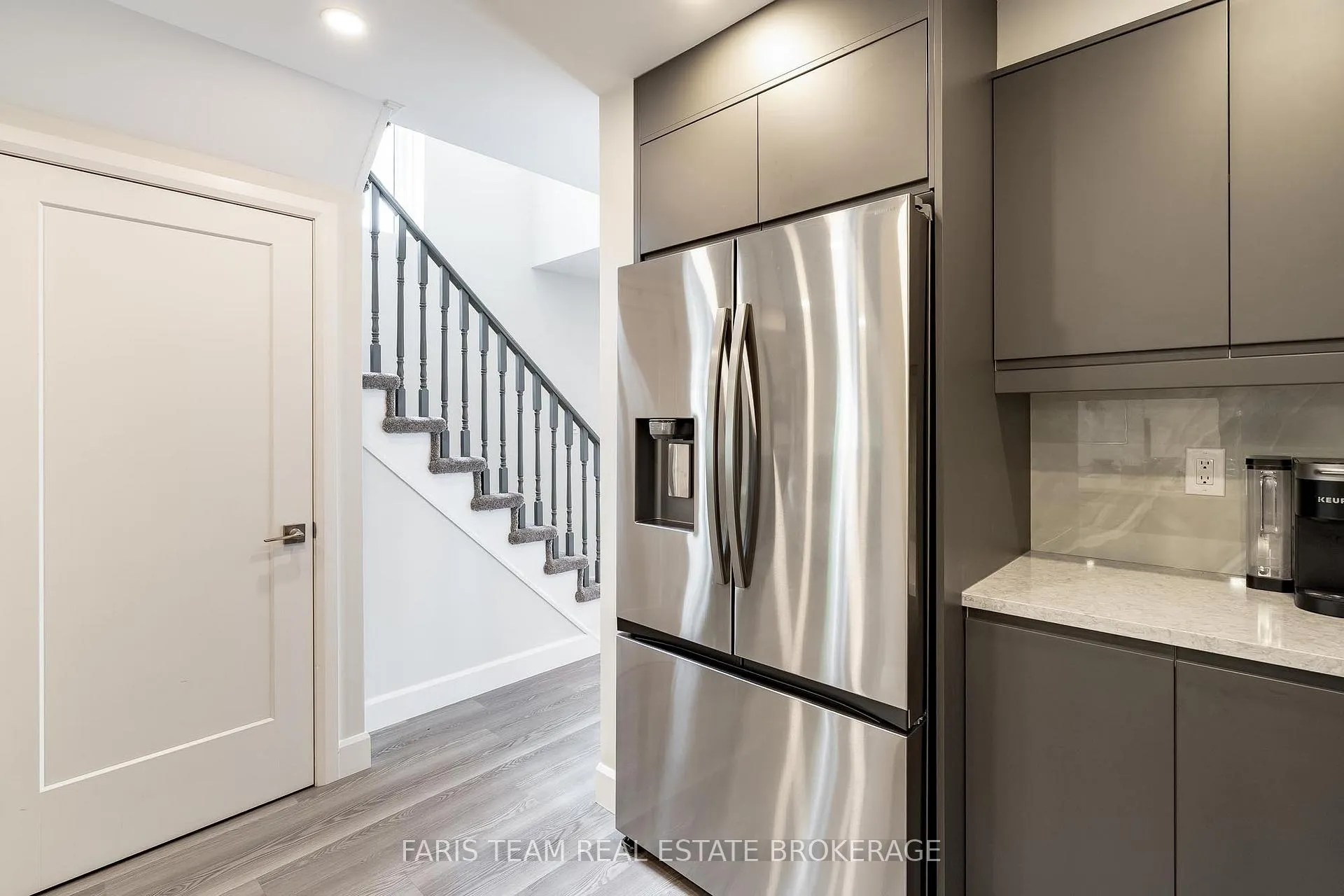 Photo 5 of 44 Hawthorne Crescent, Barrie, Ardagh — HOMEH