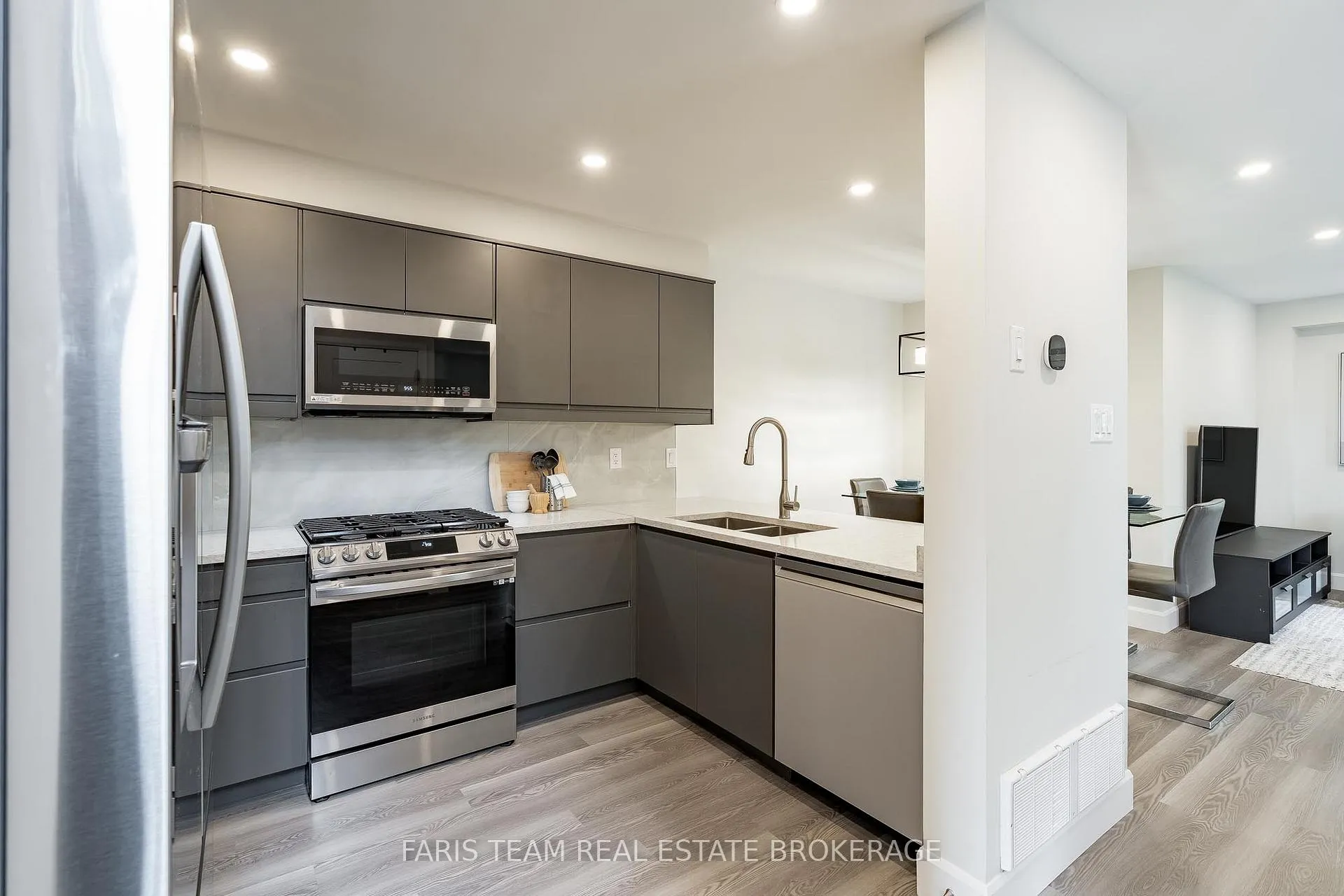 Photo 8 of 44 Hawthorne Crescent, Barrie, Ardagh — HOMEH