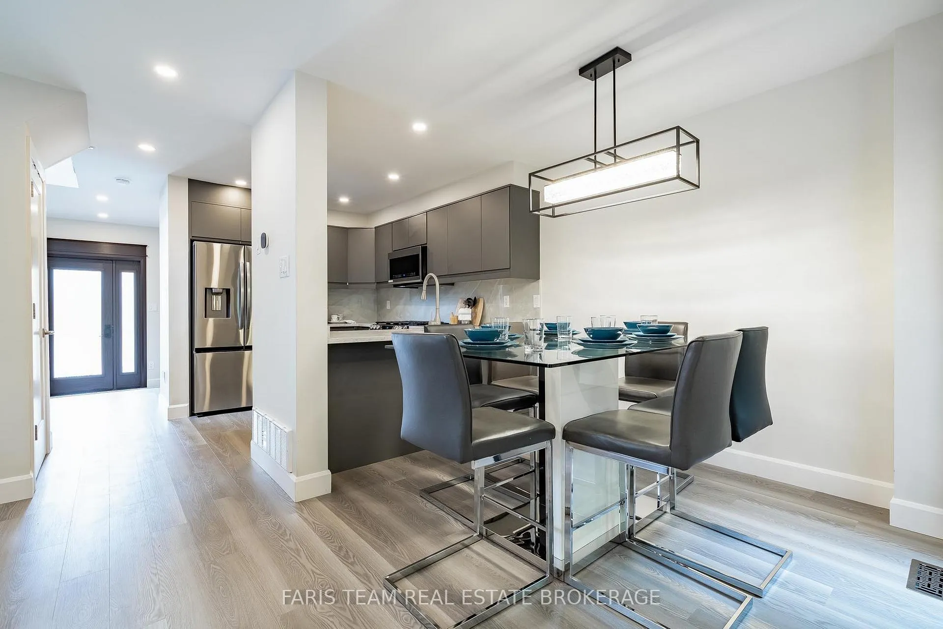 Photo 10 of 44 Hawthorne Crescent, Barrie, Ardagh — HOMEH
