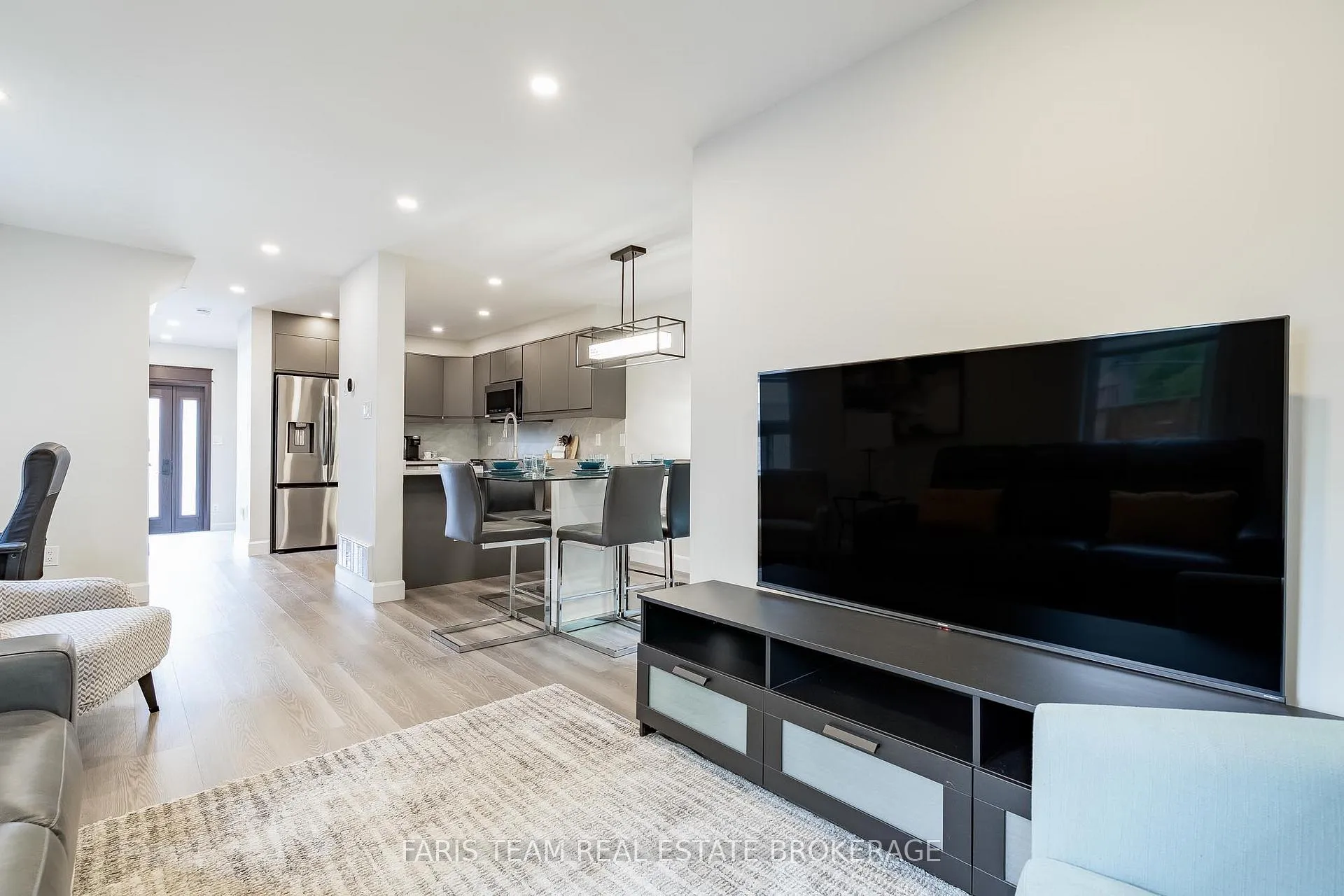 Photo 12 of 44 Hawthorne Crescent, Barrie, Ardagh — HOMEH