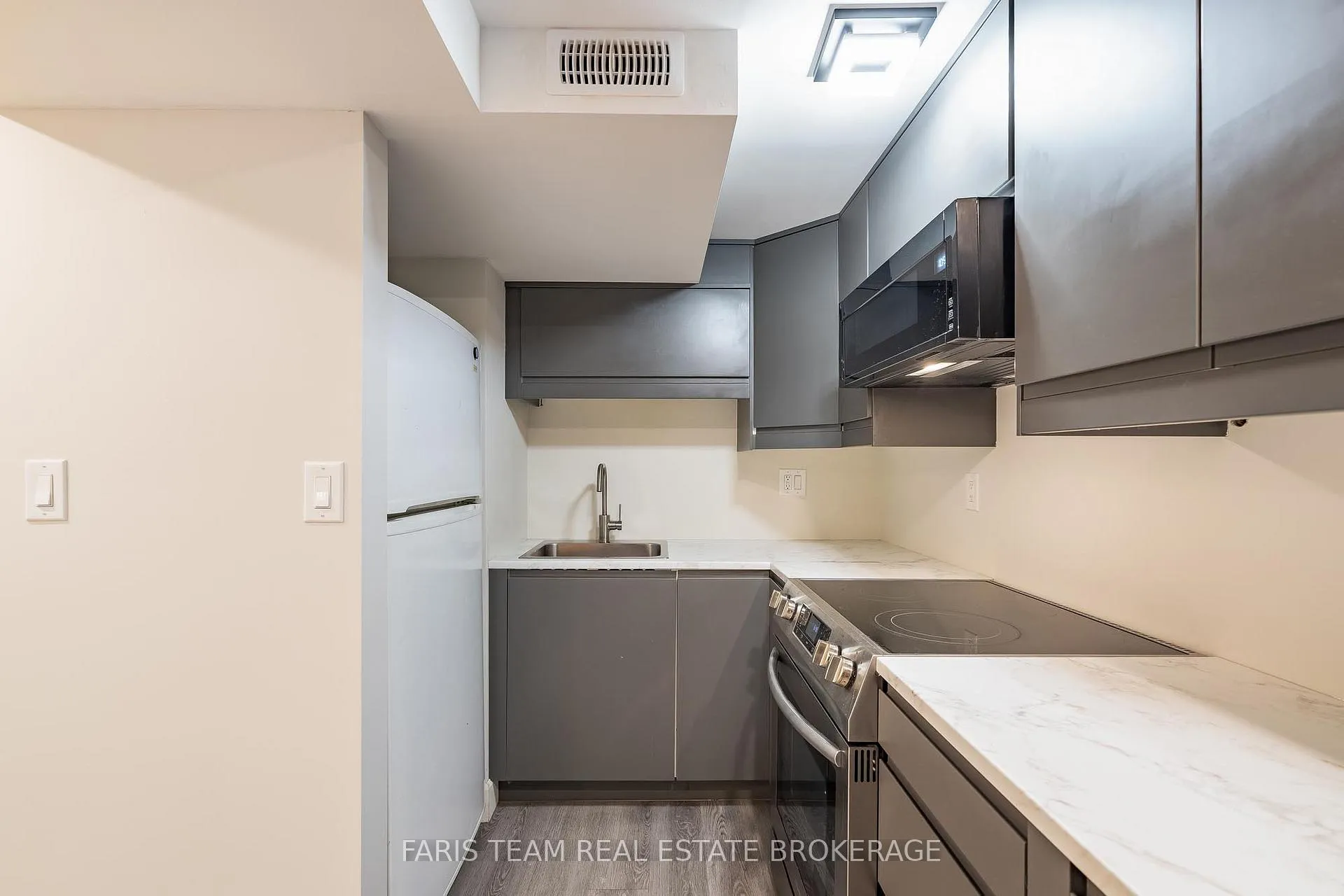 Photo 26 of 44 Hawthorne Crescent, Barrie, Ardagh — HOMEH