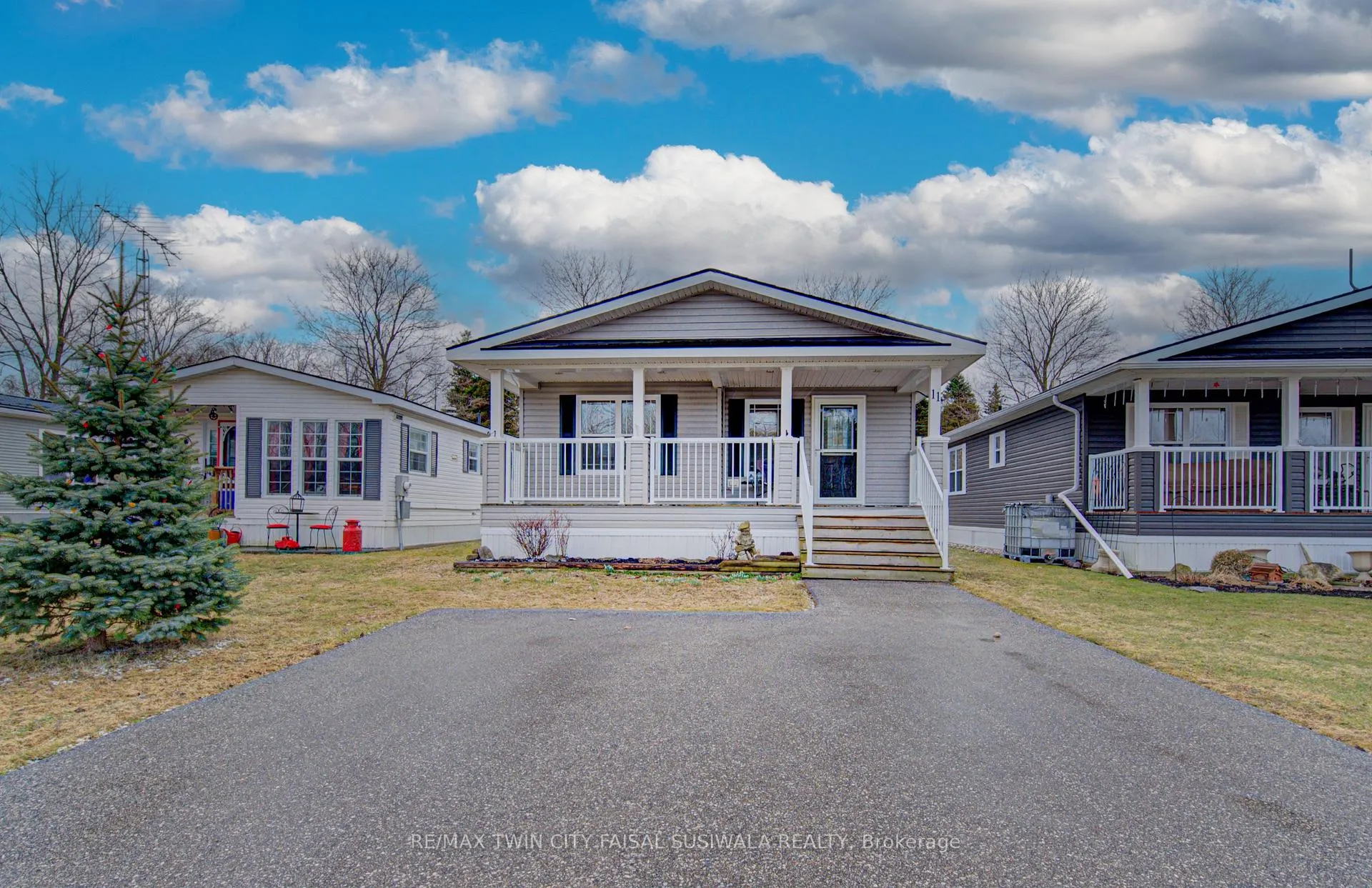 Photo 2 of Unit 11, 1429 Sheffield Road, Hamilton, Rural Flamborough — HOMEH