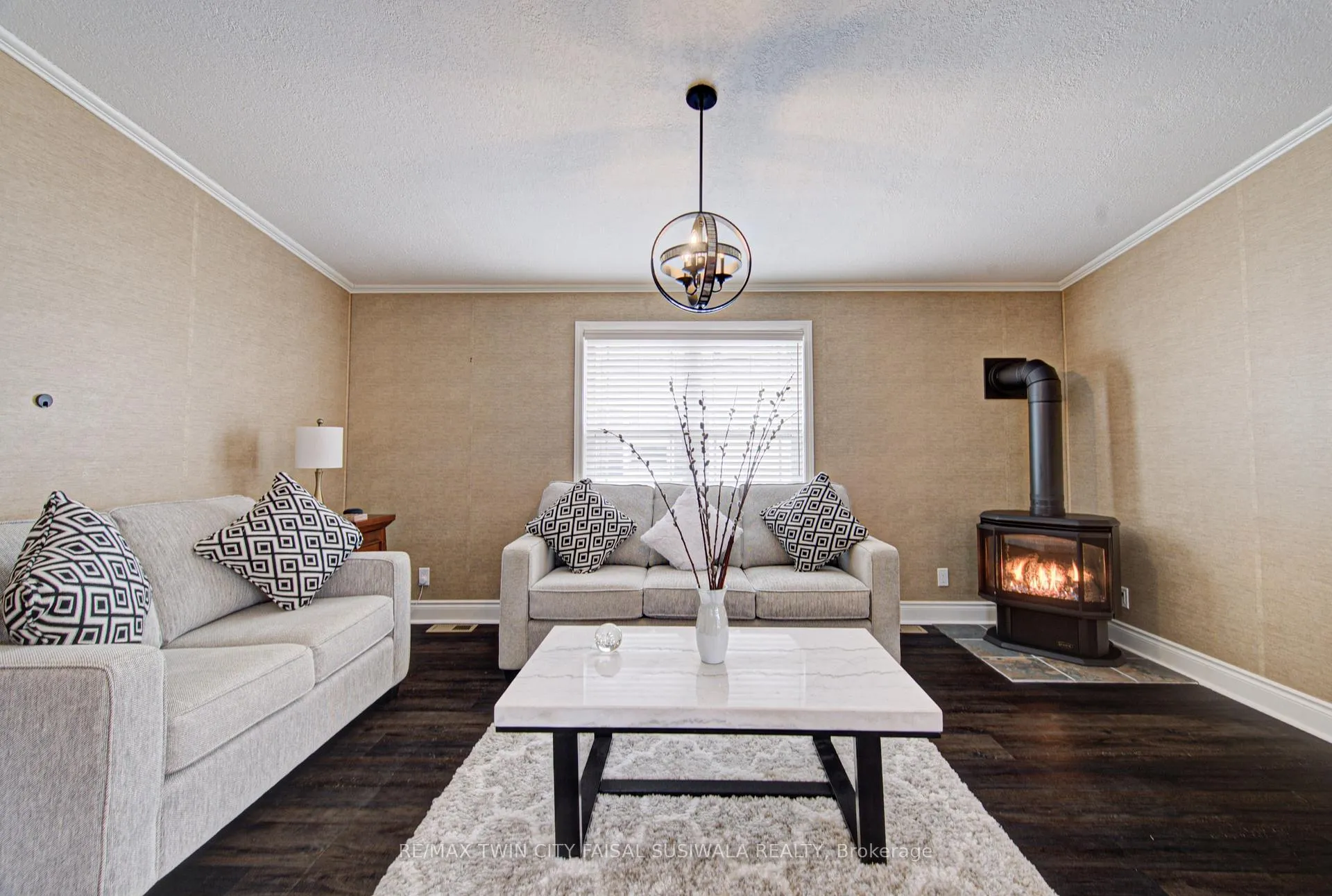 Photo 12 of Unit 11, 1429 Sheffield Road, Hamilton, Rural Flamborough — HOMEH