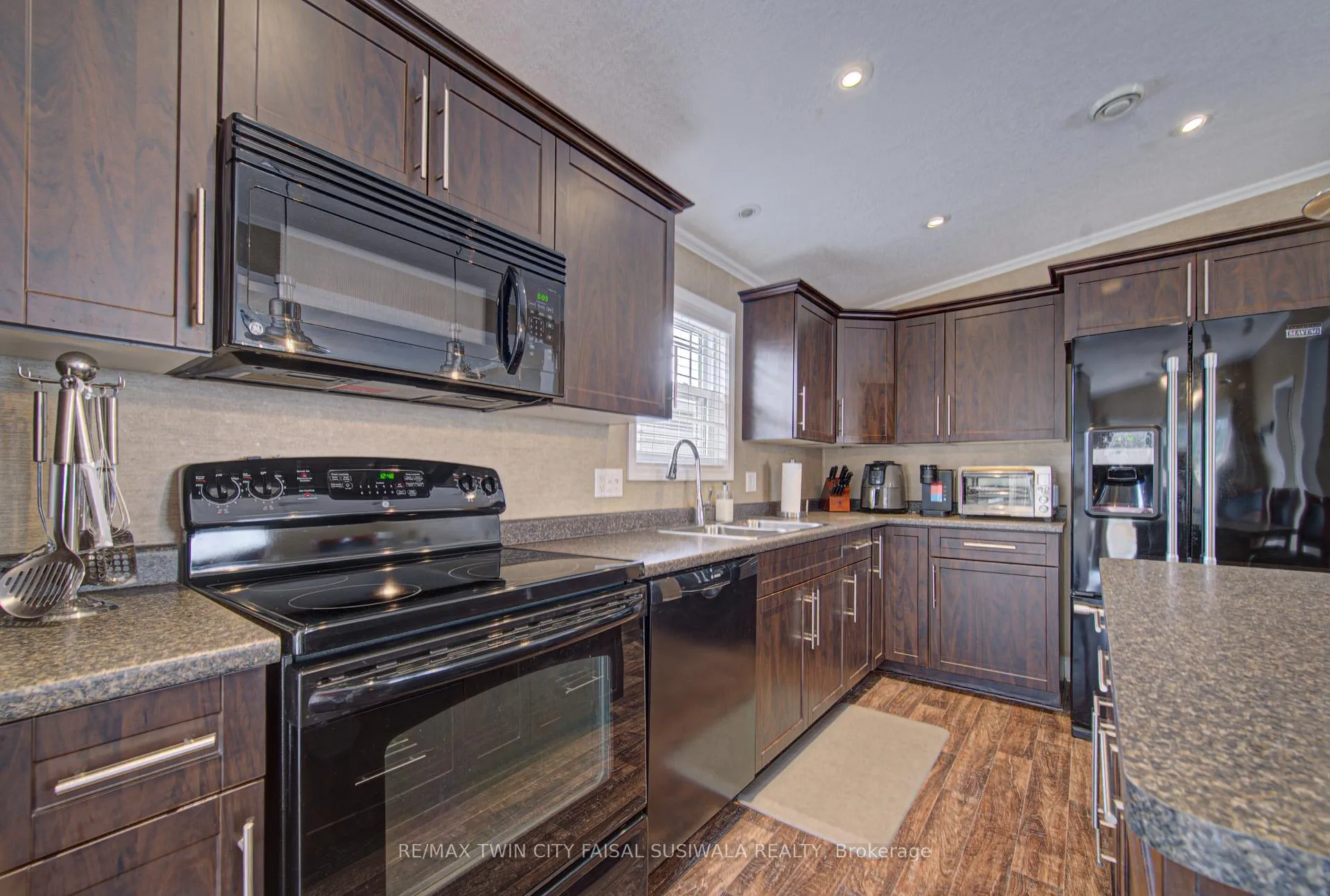 Photo 17 of Unit 11, 1429 Sheffield Road, Hamilton, Rural Flamborough — HOMEH