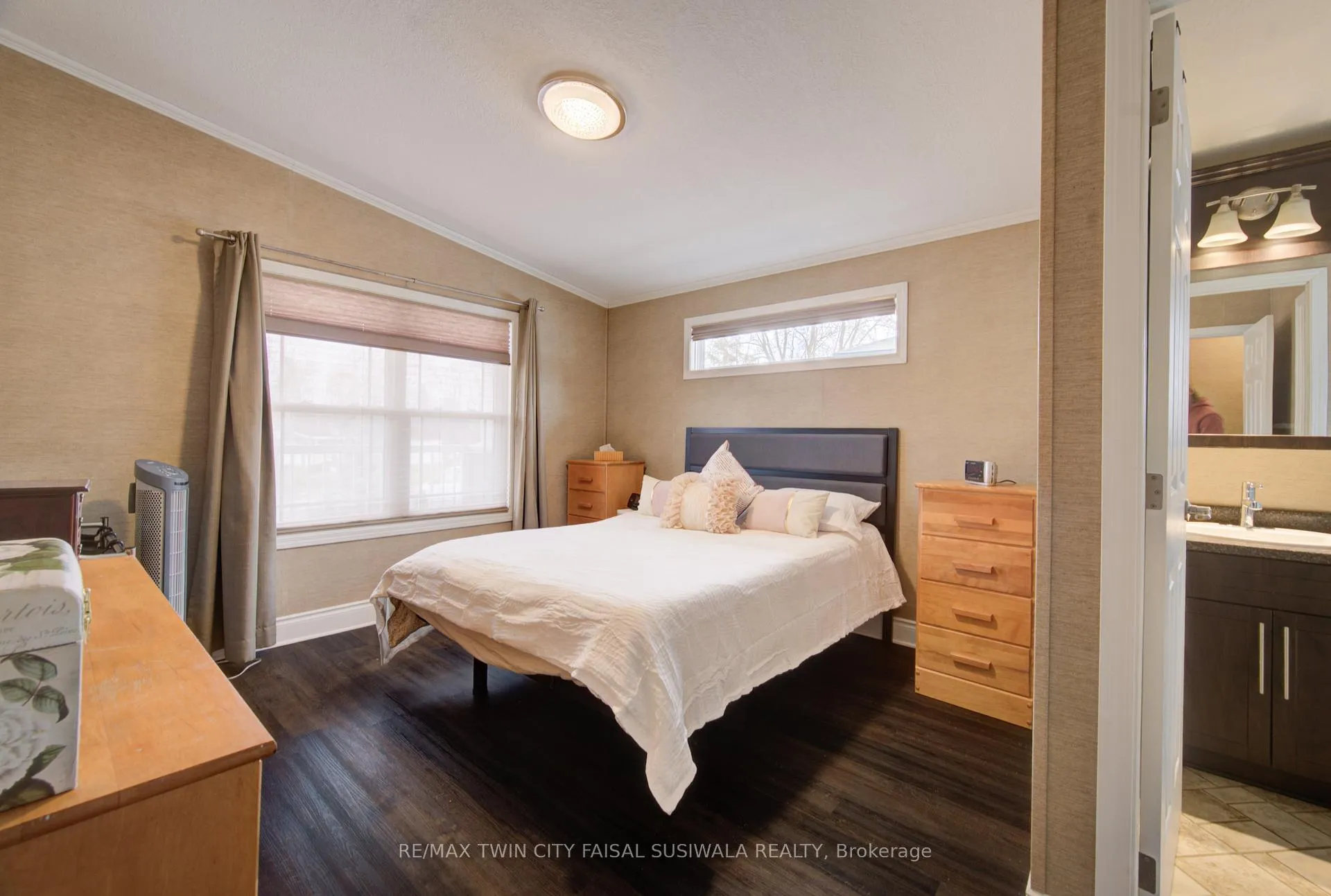 Photo 19 of Unit 11, 1429 Sheffield Road, Hamilton, Rural Flamborough — HOMEH
