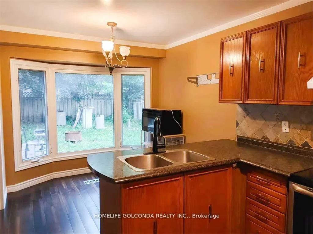 Photo 5 of 48 Hadden Crescent, Barrie, East Bayfield — HOMEH