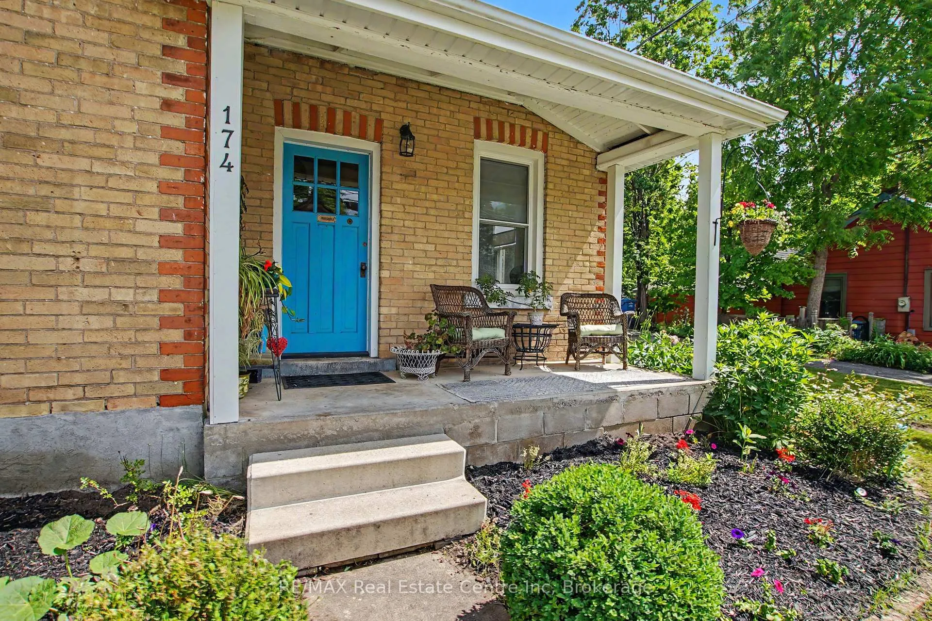 Photo 3 of 174 Neeve Street, Guelph, St. Patrick's Ward — HOMEH