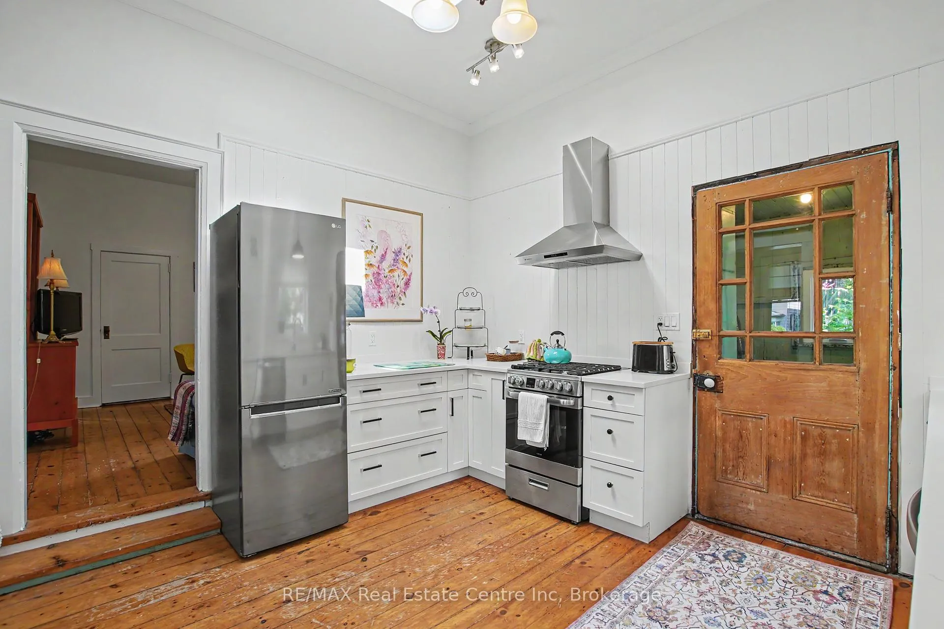 Photo 11 of 174 Neeve Street, Guelph, St. Patrick's Ward — HOMEH