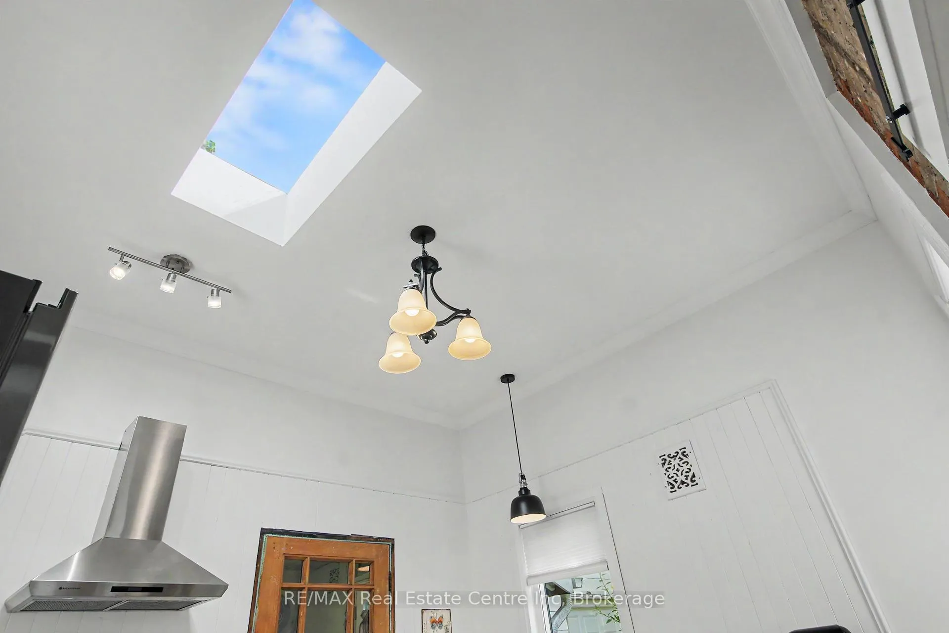 Photo 15 of 174 Neeve Street, Guelph, St. Patrick's Ward — HOMEH
