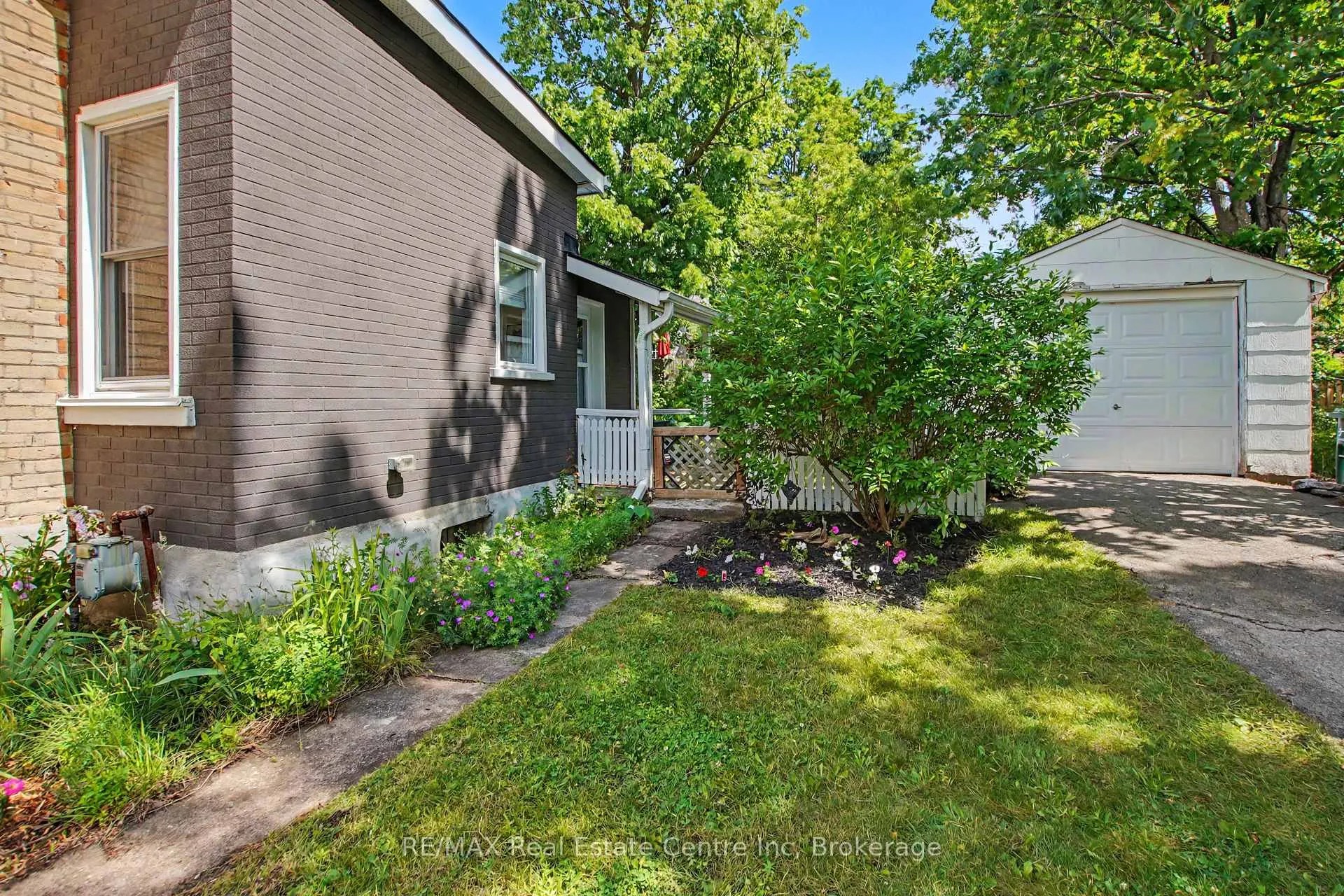 Photo 27 of 174 Neeve Street, Guelph, St. Patrick's Ward — HOMEH