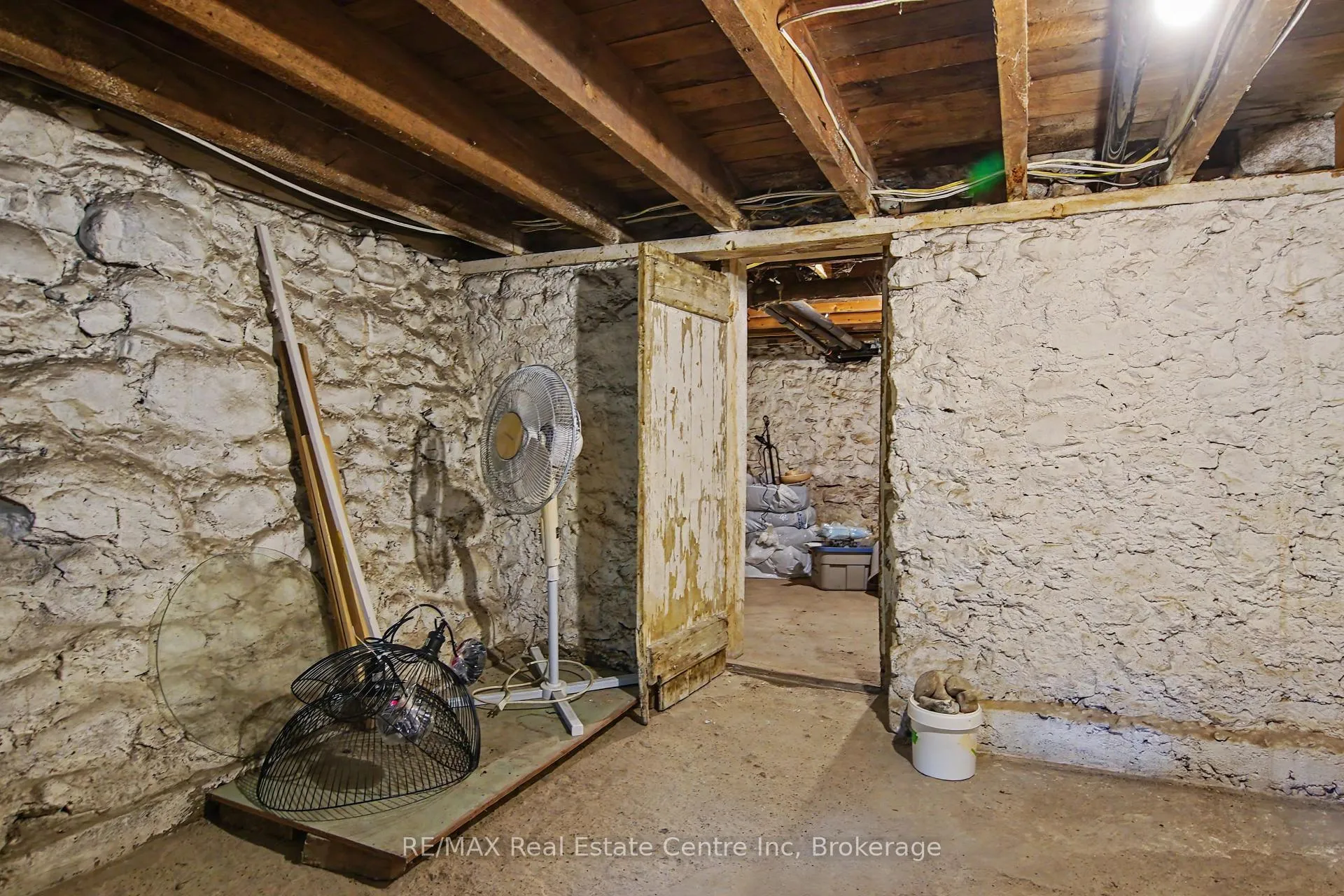Photo 41 of 174 Neeve Street, Guelph, St. Patrick's Ward — HOMEH