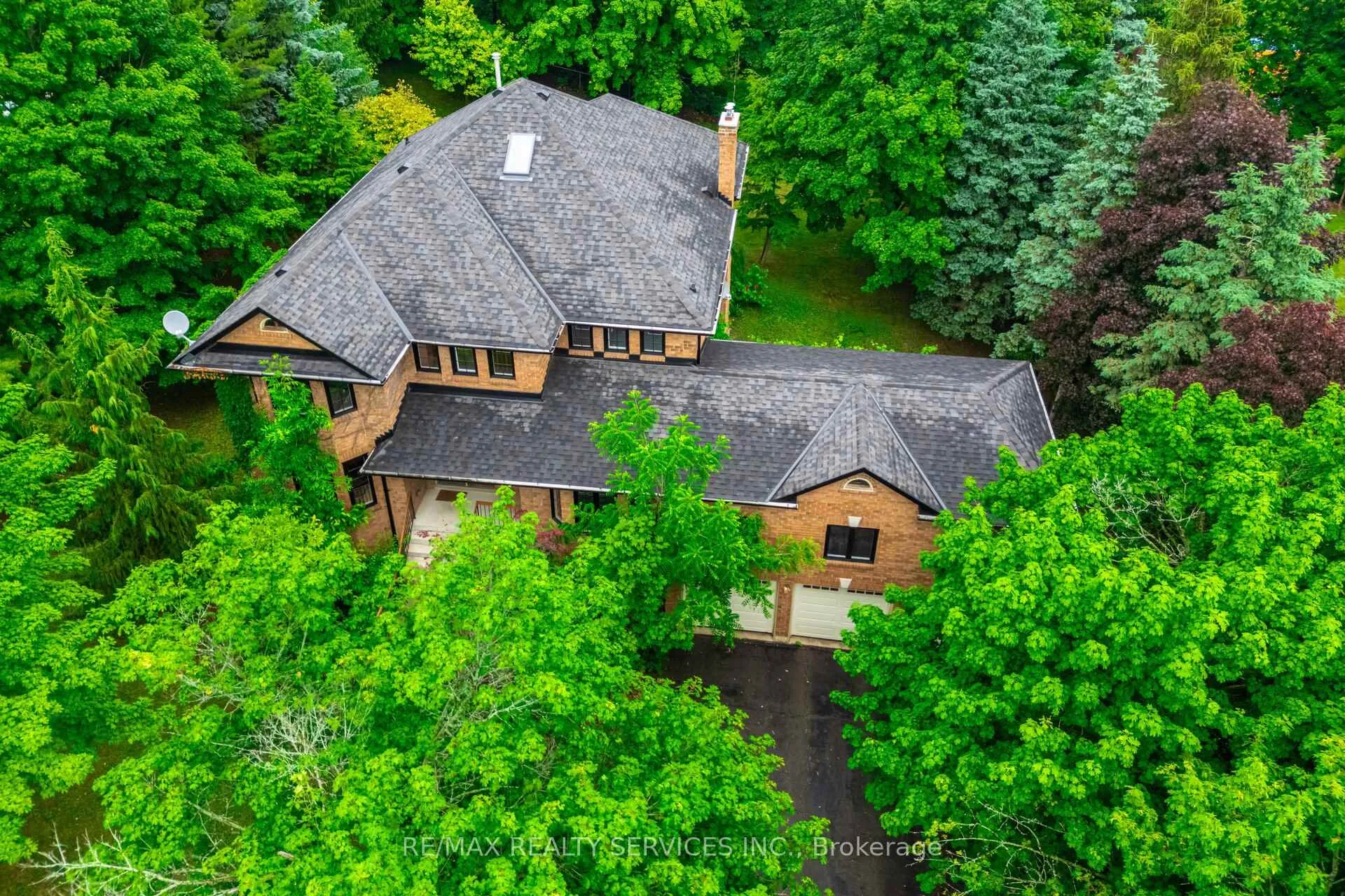 Photo 7 of 106 Kenpark Avenue, Brampton, Snelgrove — HOMEH