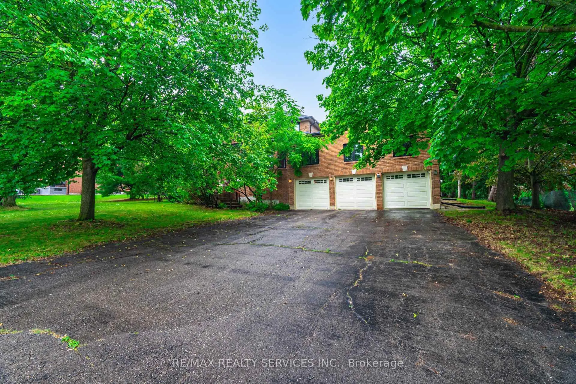 Photo 8 of 106 Kenpark Avenue, Brampton, Snelgrove — HOMEH