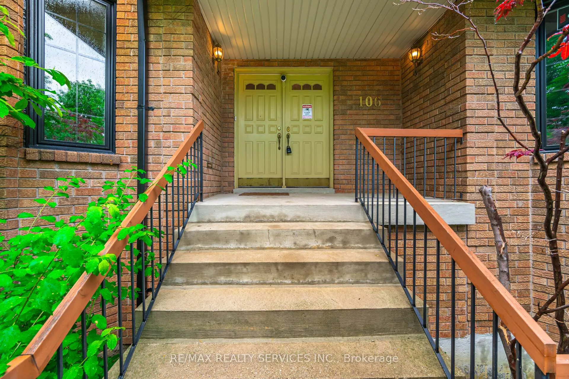 Photo 12 of 106 Kenpark Avenue, Brampton, Snelgrove — HOMEH