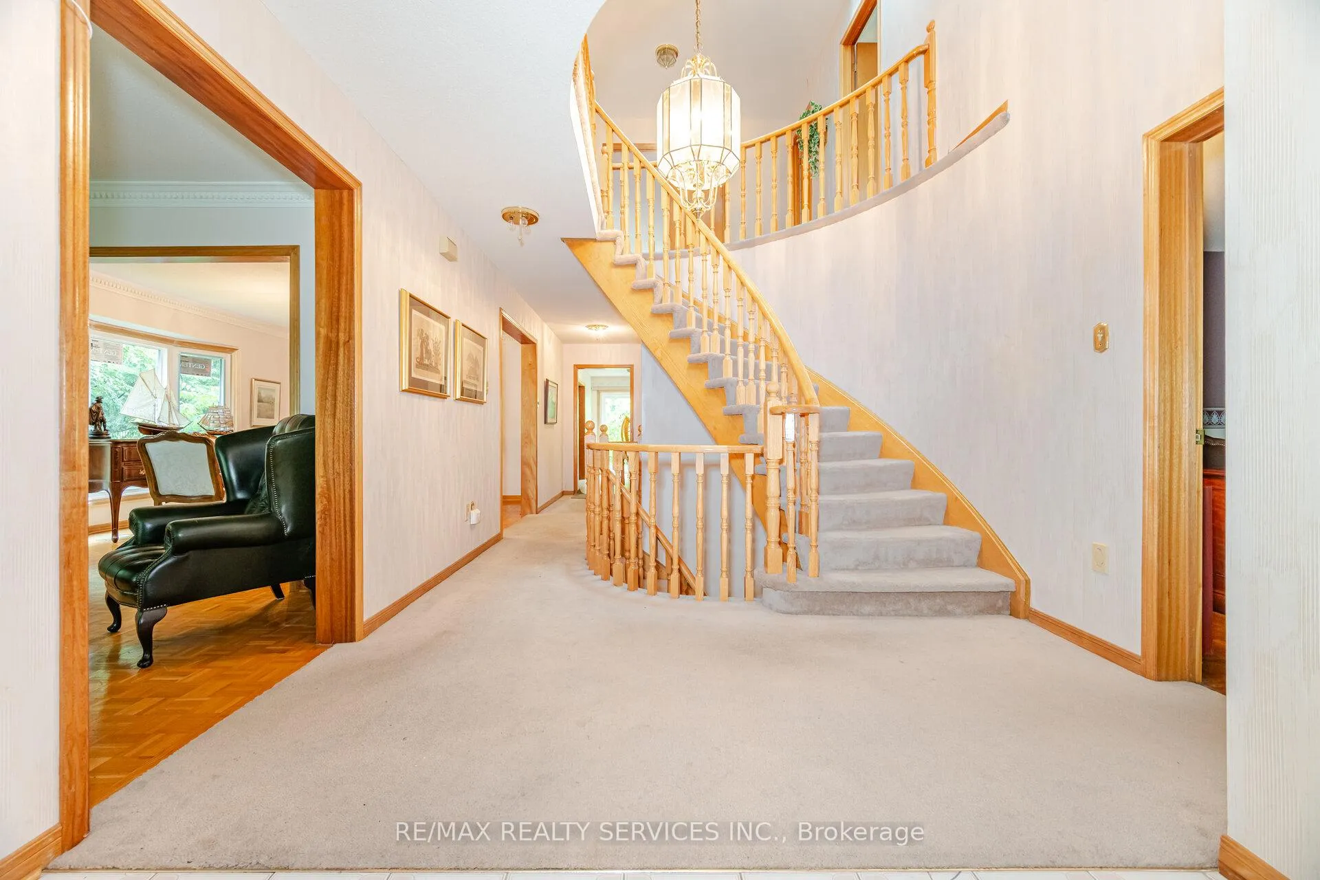 Photo 14 of 106 Kenpark Avenue, Brampton, Snelgrove — HOMEH