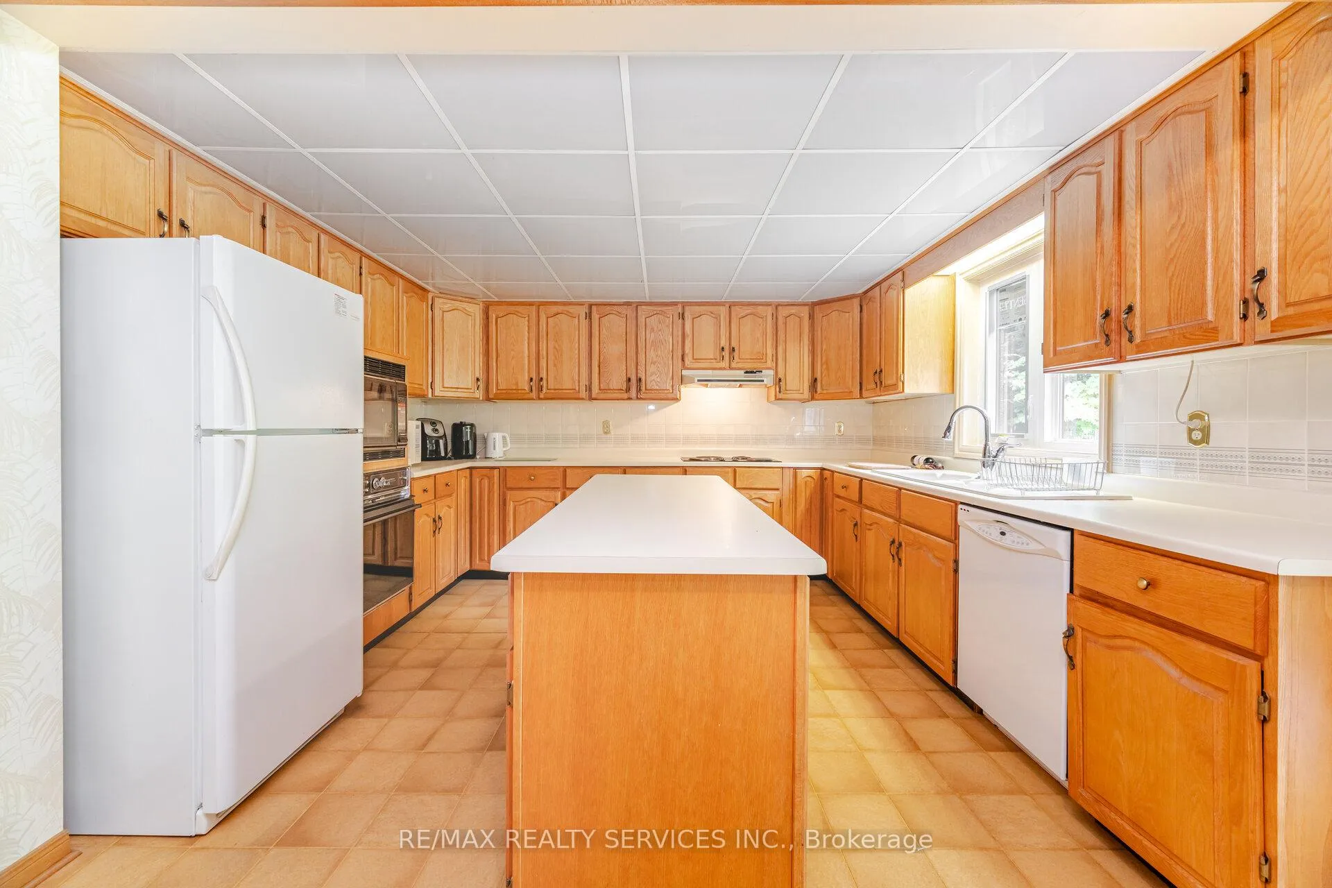 Photo 20 of 106 Kenpark Avenue, Brampton, Snelgrove — HOMEH