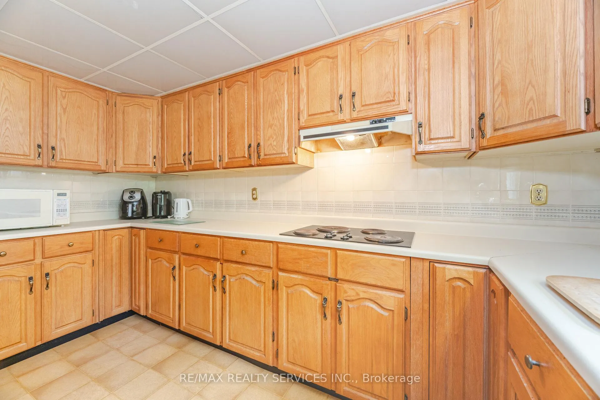 Photo 23 of 106 Kenpark Avenue, Brampton, Snelgrove — HOMEH
