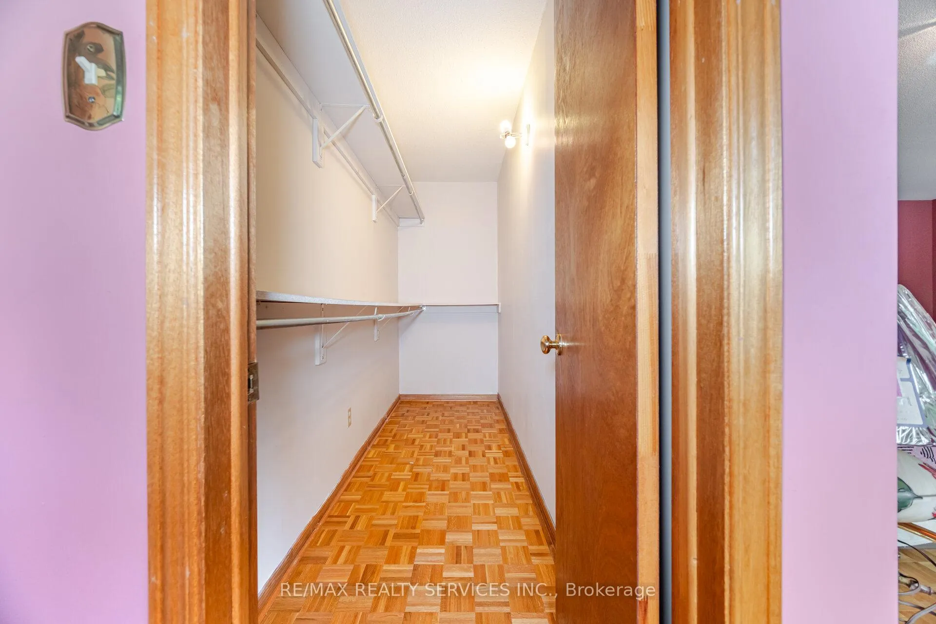 Photo 37 of 106 Kenpark Avenue, Brampton, Snelgrove — HOMEH