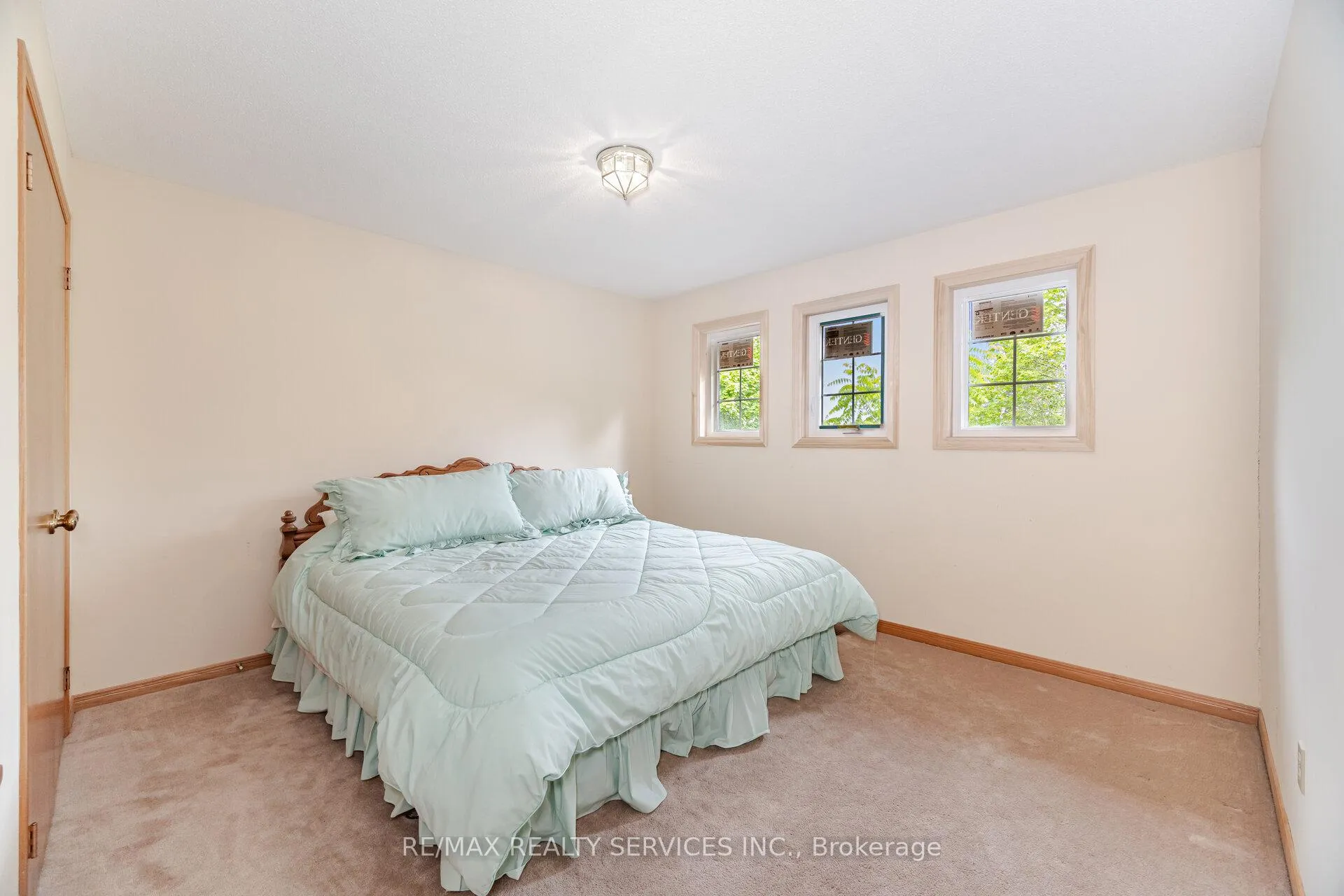 Photo 38 of 106 Kenpark Avenue, Brampton, Snelgrove — HOMEH