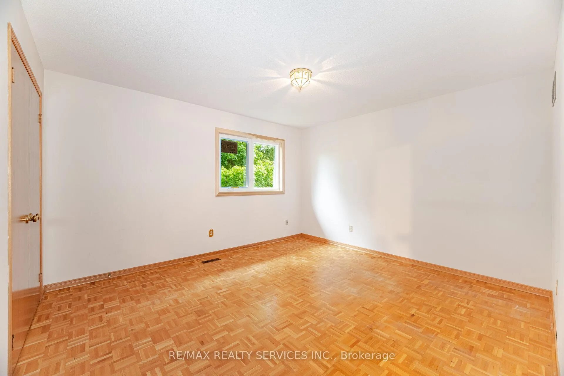 Photo 40 of 106 Kenpark Avenue, Brampton, Snelgrove — HOMEH