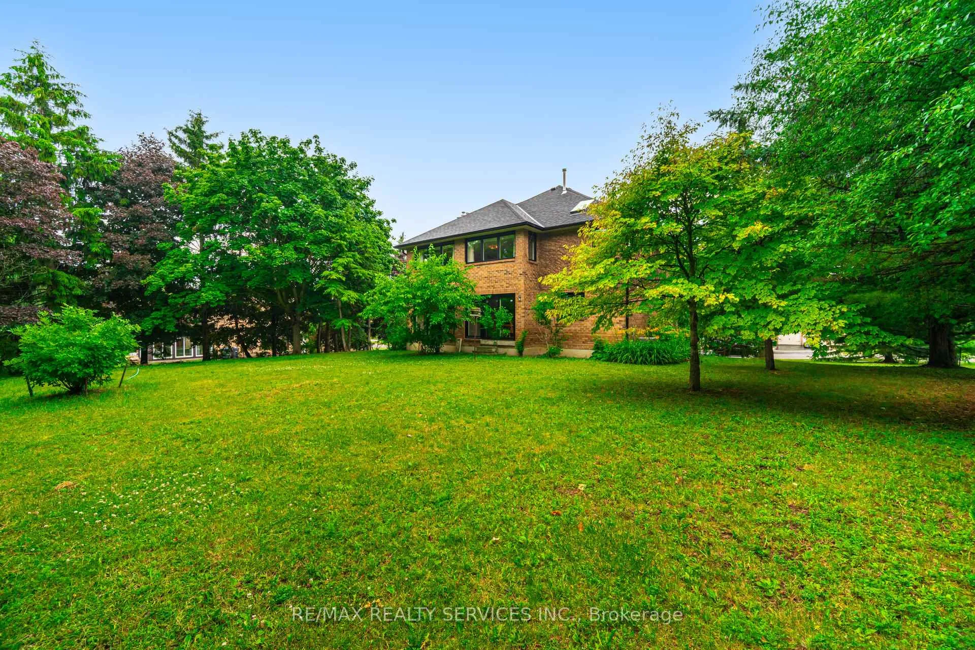 Photo 42 of 106 Kenpark Avenue, Brampton, Snelgrove — HOMEH