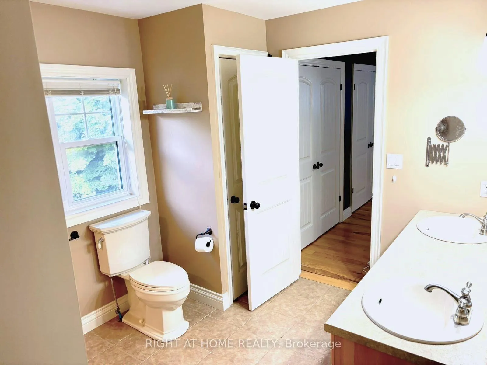 Photo 20 of 129 Blue Jay Crescent, Grey Highlands — HOMEH