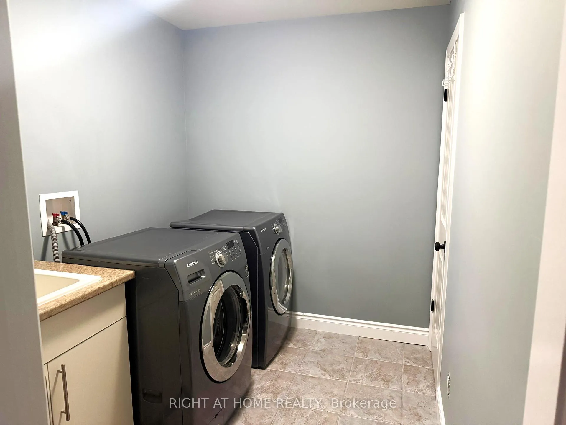 Photo 27 of 129 Blue Jay Crescent, Grey Highlands — HOMEH