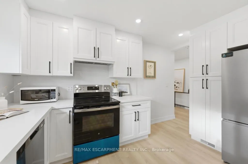 Photo 15 of 173 West 19TH Street, Hamilton, Buchanan — HOMEH