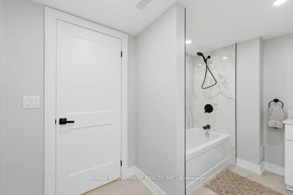 Photo 23 of 173 West 19TH Street, Hamilton, Buchanan — HOMEH
