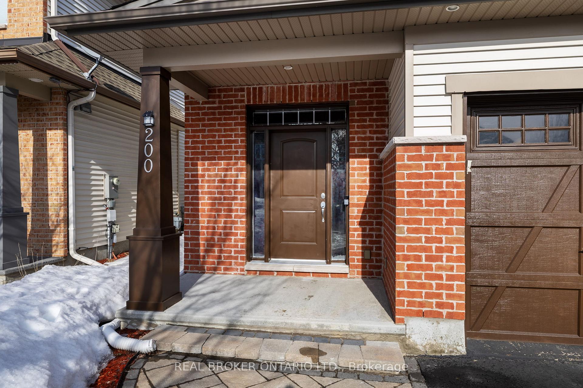 Photo 2 of 200 Flat Sedge Crescent, Ottawa, Blossom Park/Kemp Park/Findlay Creek — HOMEH