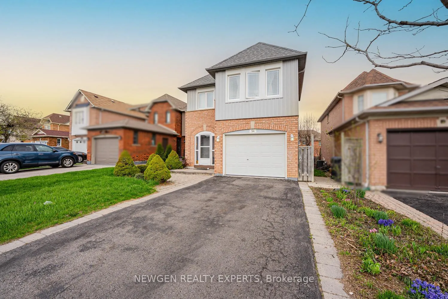 Photo 2 of 54 Sahara Trail, Brampton, Sandringham-Wellington — HOMEH
