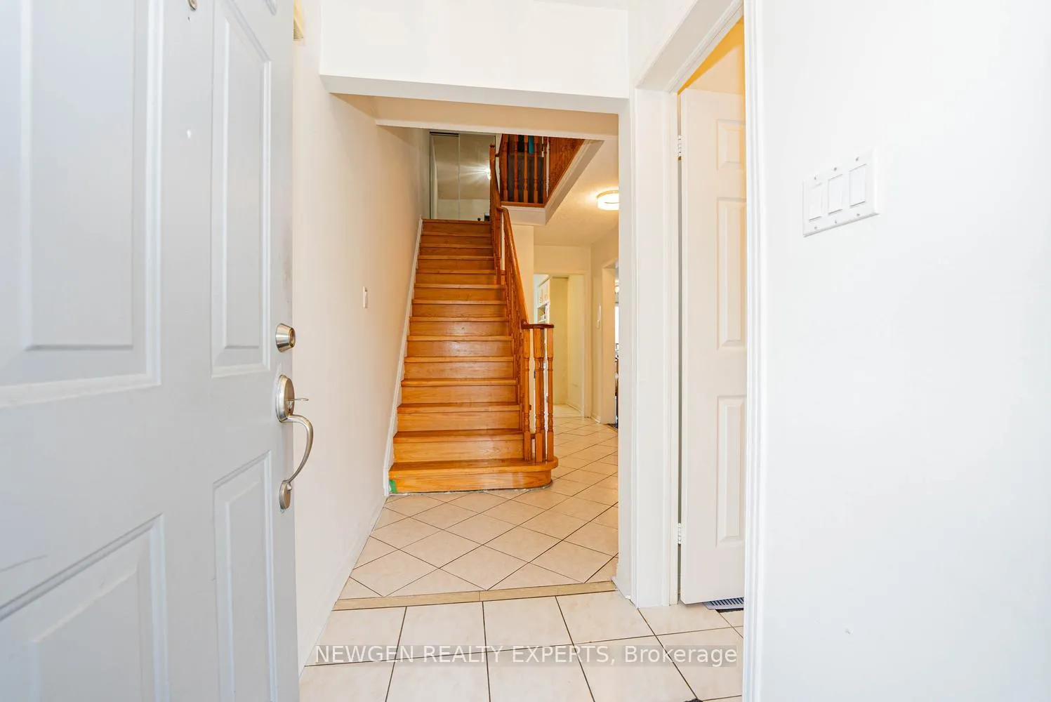 Photo 4 of 54 Sahara Trail, Brampton, Sandringham-Wellington — HOMEH