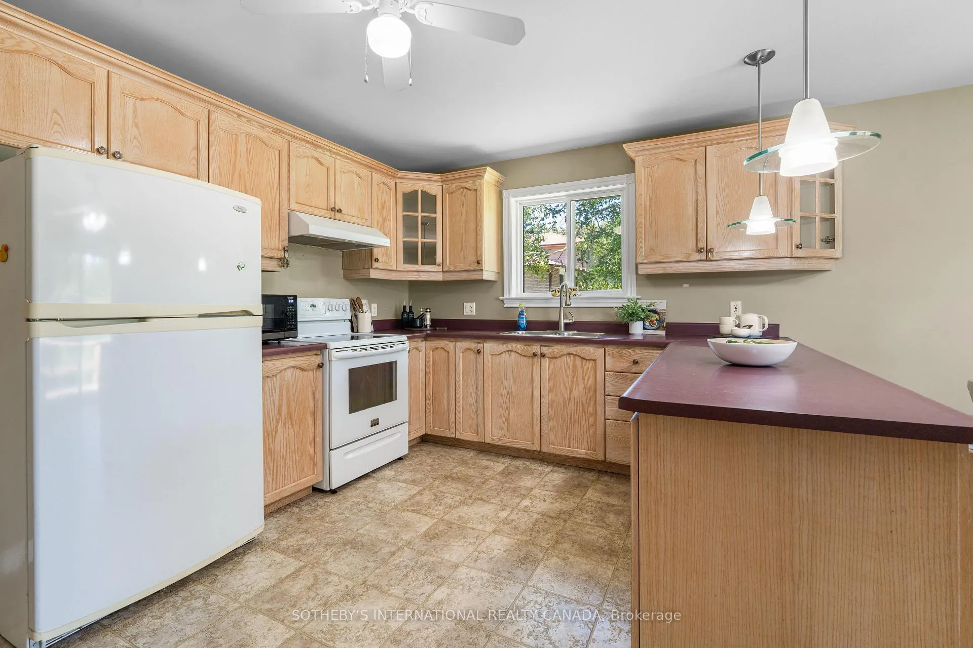 Photo 7 of 63 Pinecrest Road, Georgina, Pefferlaw — HOMEH