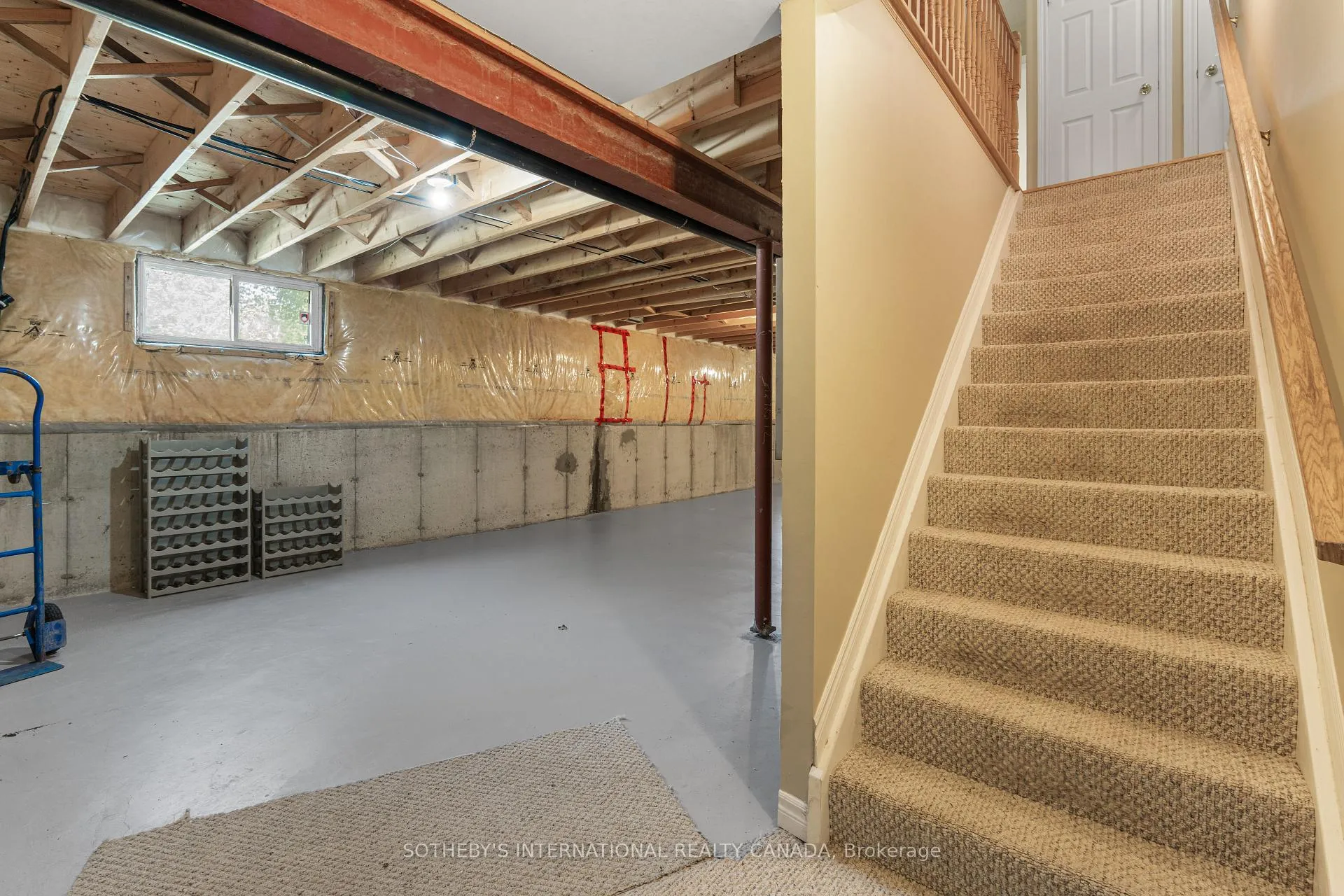 Photo 10 of 63 Pinecrest Road, Georgina, Pefferlaw — HOMEH