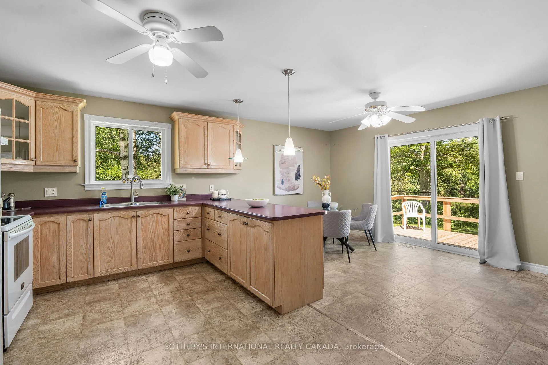 Photo 11 of 63 Pinecrest Road, Georgina, Pefferlaw — HOMEH