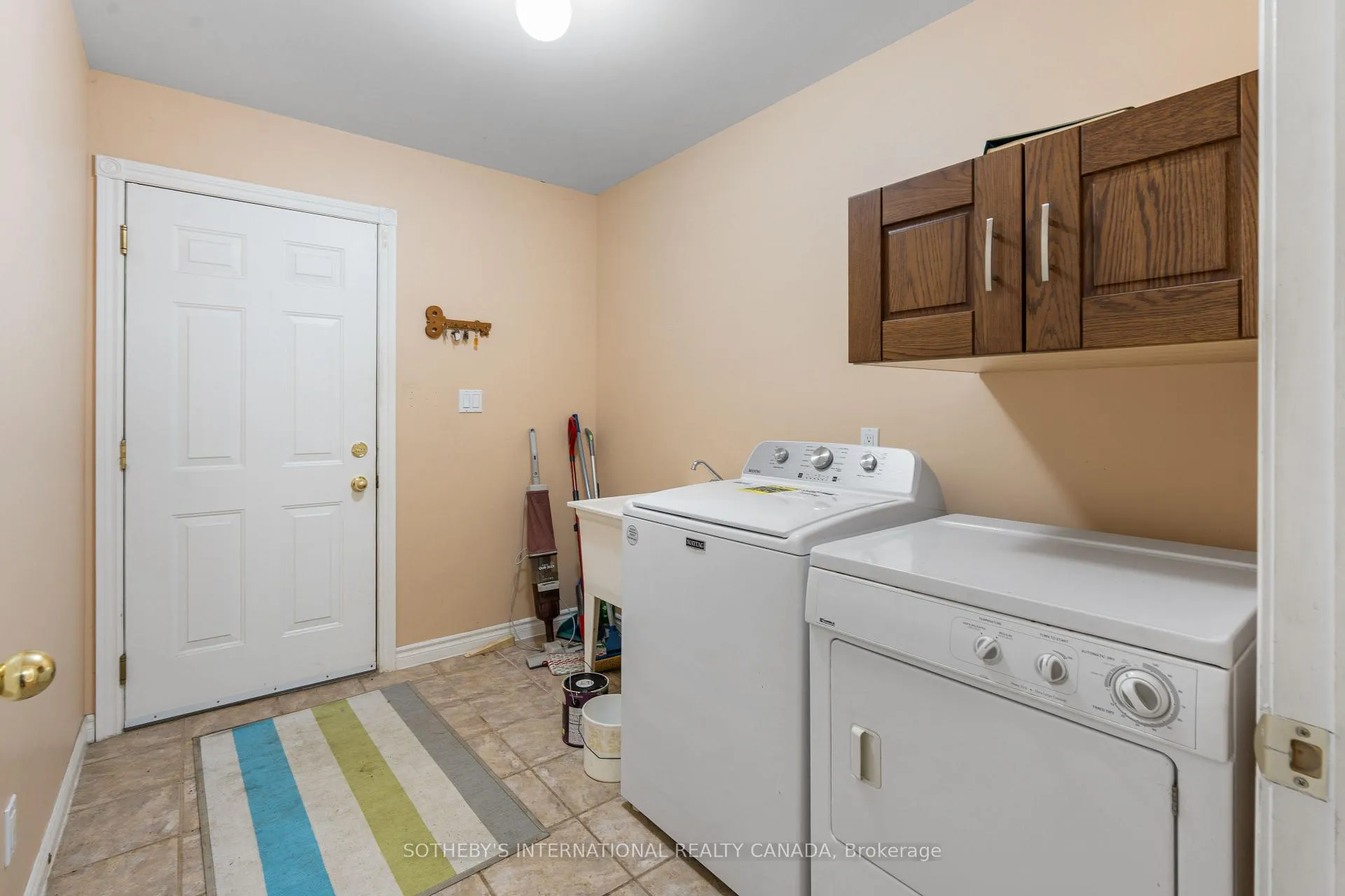 Photo 12 of 63 Pinecrest Road, Georgina, Pefferlaw — HOMEH