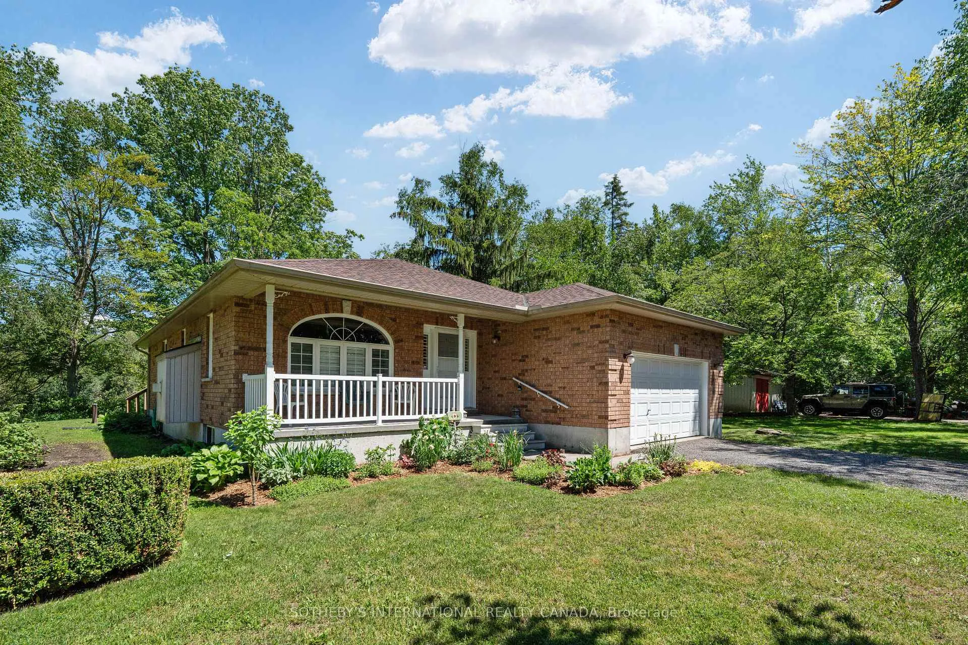 Photo 26 of 63 Pinecrest Road, Georgina, Pefferlaw — HOMEH