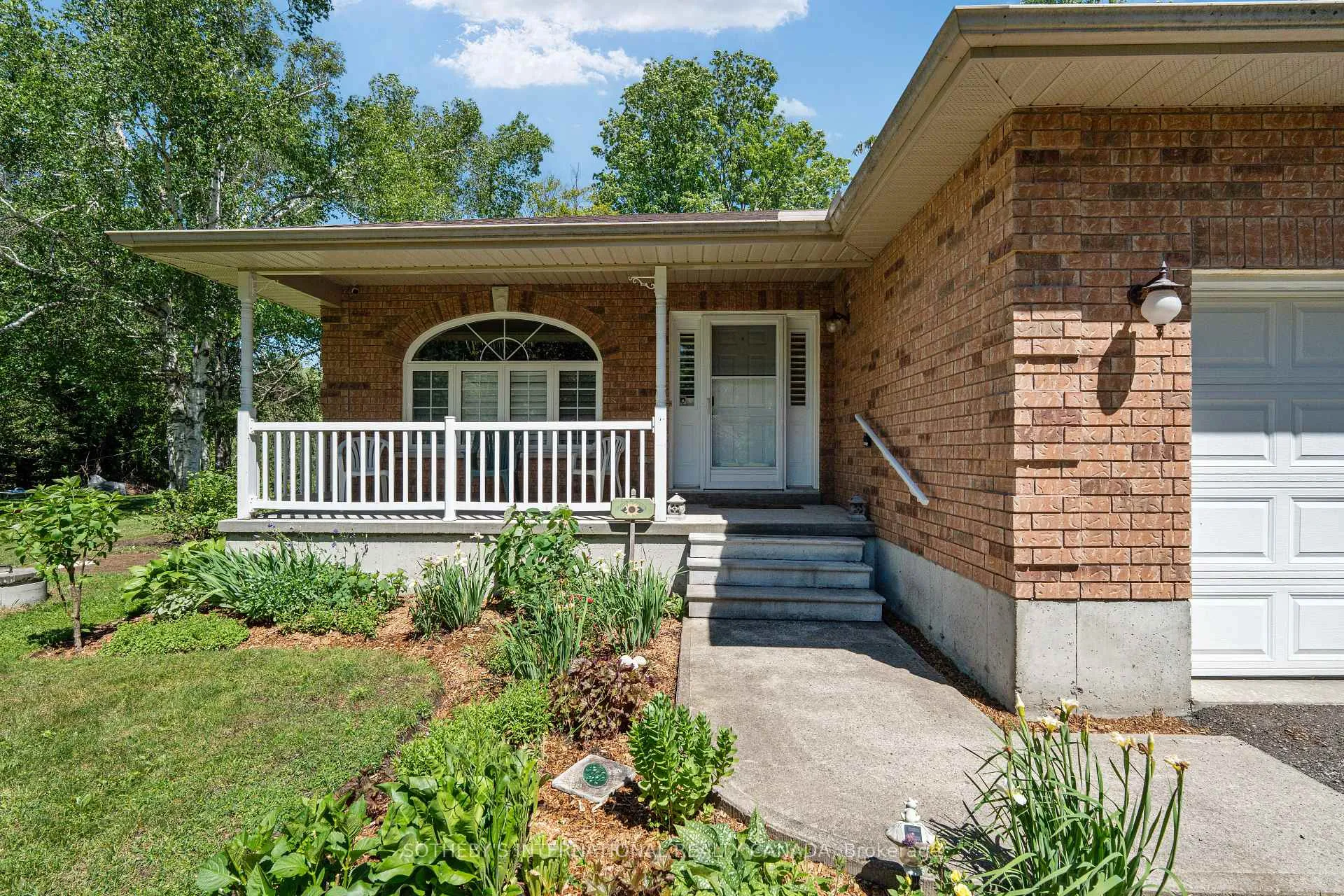 Photo 27 of 63 Pinecrest Road, Georgina, Pefferlaw — HOMEH