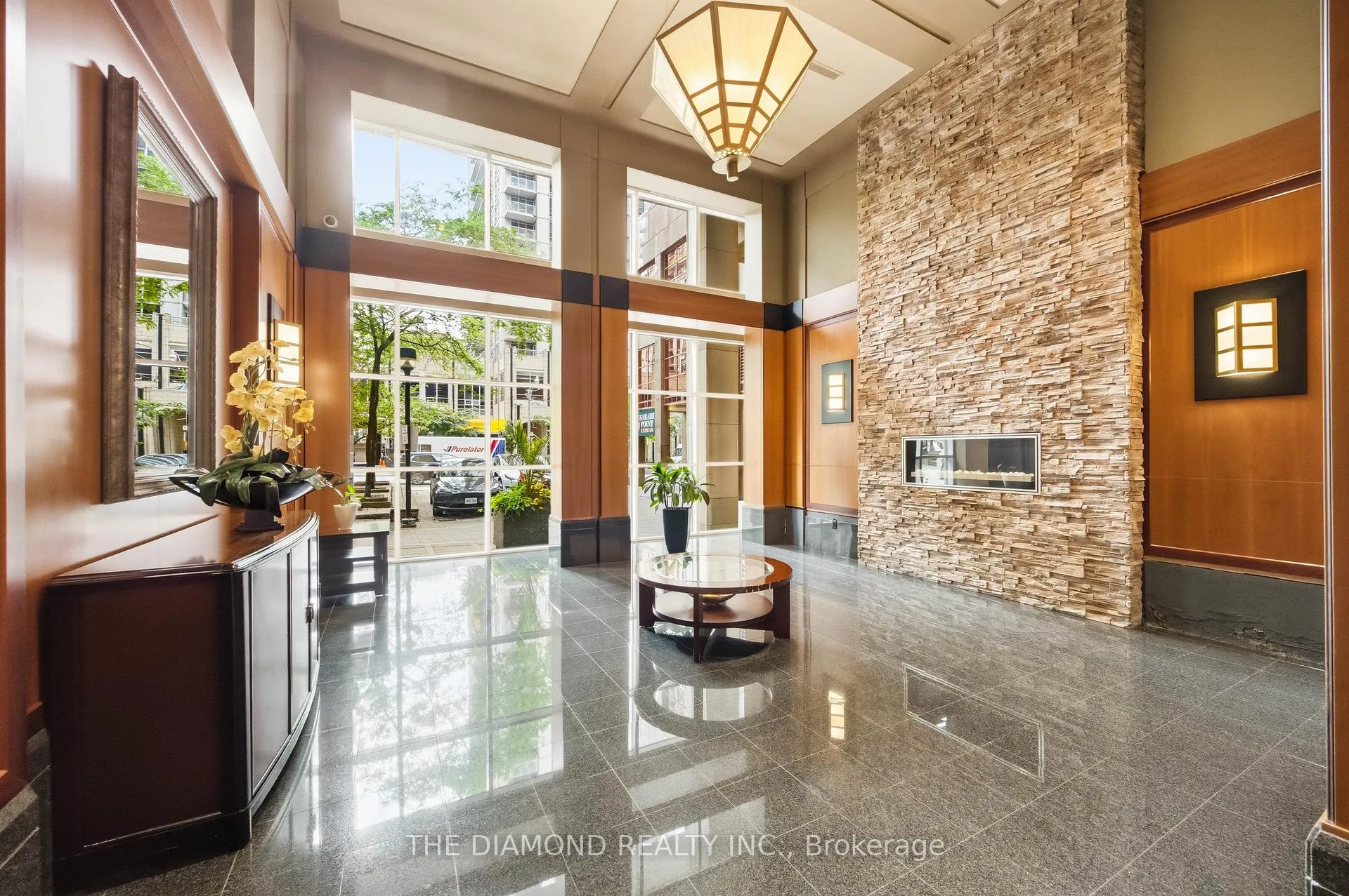 Photo 3 of Unit 907, 750 Bay Street, Toronto, Bay Street Corridor — HOMEH