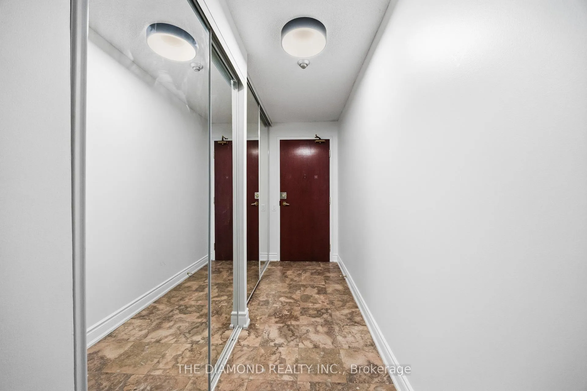 Photo 4 of Unit 907, 750 Bay Street, Toronto, Bay Street Corridor — HOMEH