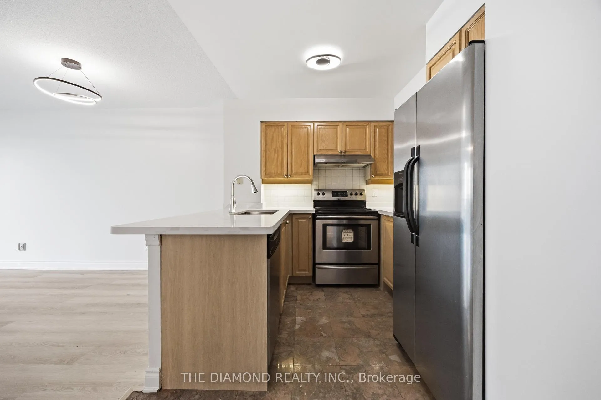 Photo 8 of Unit 907, 750 Bay Street, Toronto, Bay Street Corridor — HOMEH