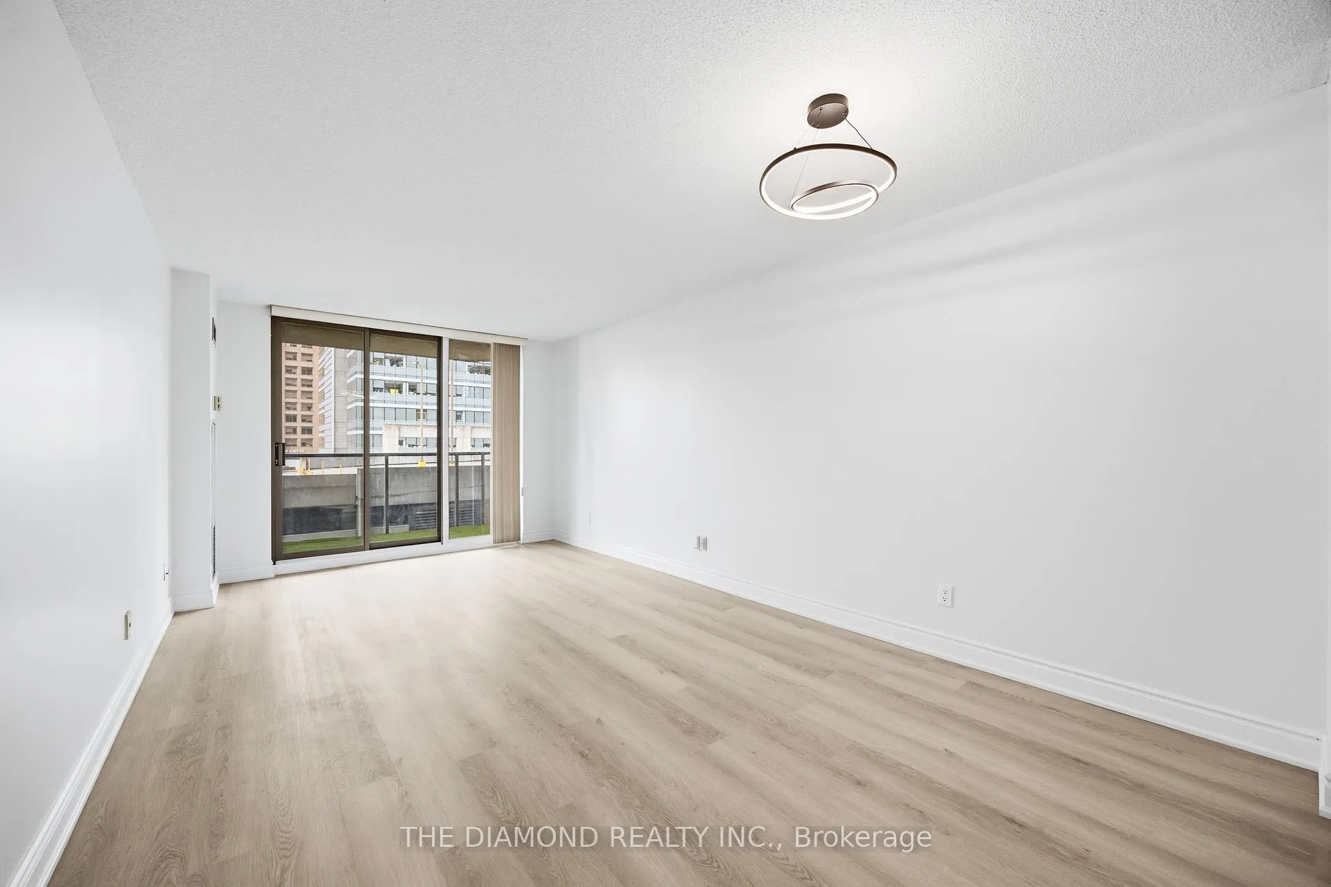 Photo 15 of Unit 907, 750 Bay Street, Toronto, Bay Street Corridor — HOMEH
