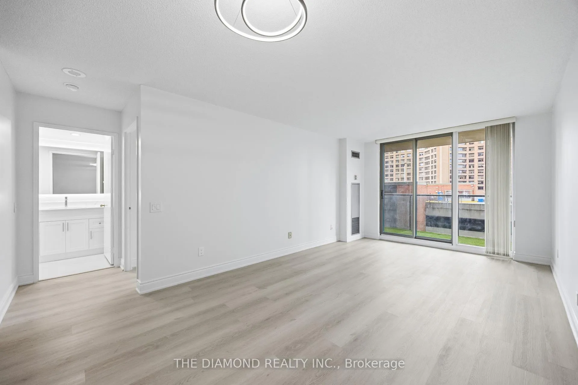 Photo 18 of Unit 907, 750 Bay Street, Toronto, Bay Street Corridor — HOMEH