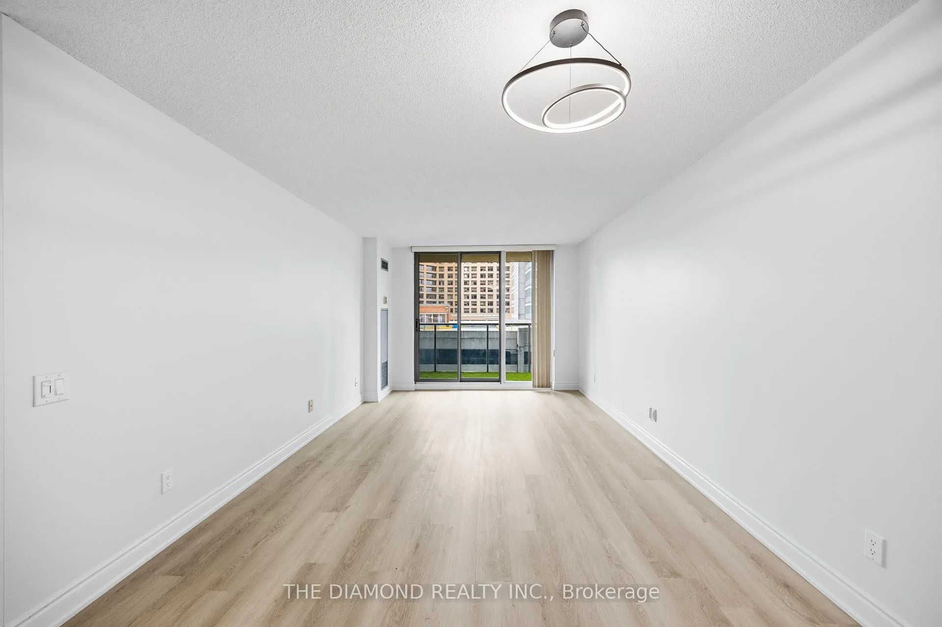 Photo 19 of Unit 907, 750 Bay Street, Toronto, Bay Street Corridor — HOMEH