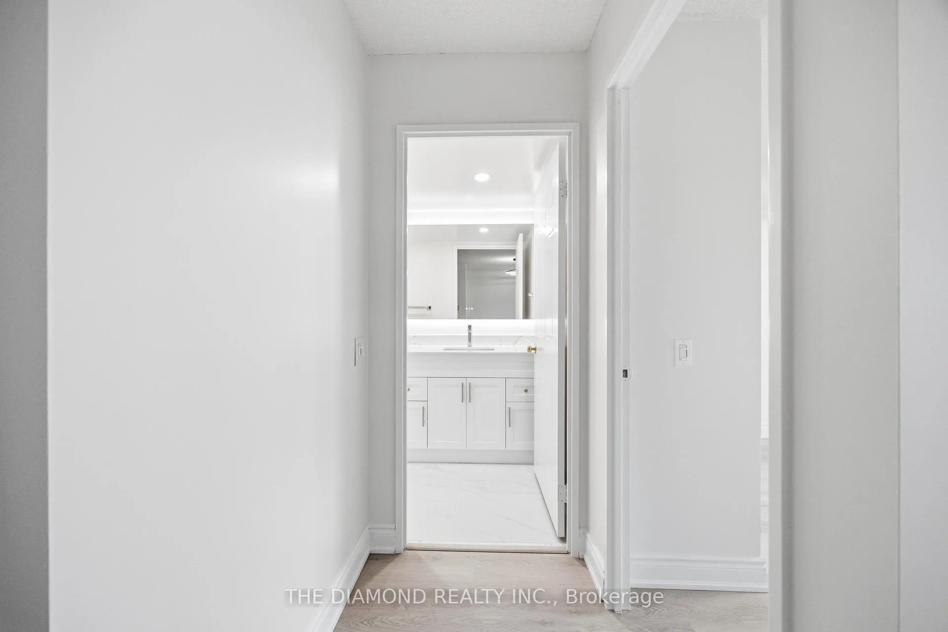 Photo 22 of Unit 907, 750 Bay Street, Toronto, Bay Street Corridor — HOMEH