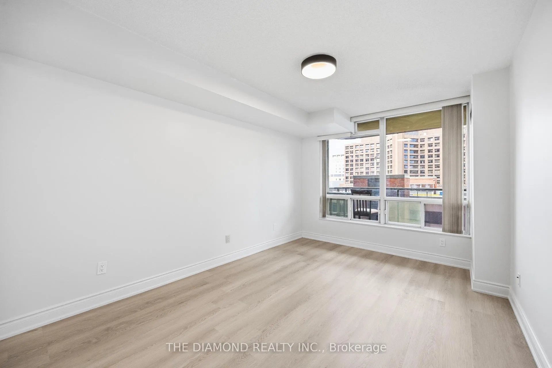 Photo 23 of Unit 907, 750 Bay Street, Toronto, Bay Street Corridor — HOMEH
