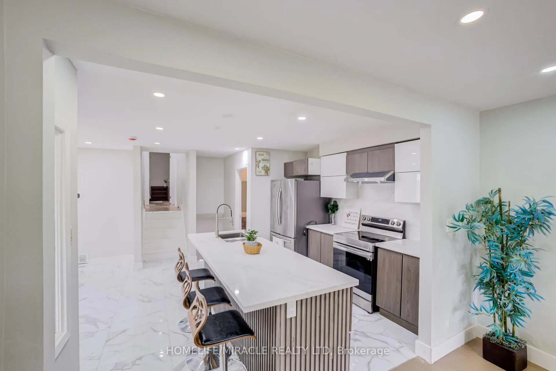 Photo 11 of 122 Ormond Drive, Oshawa, Samac — HOMEH