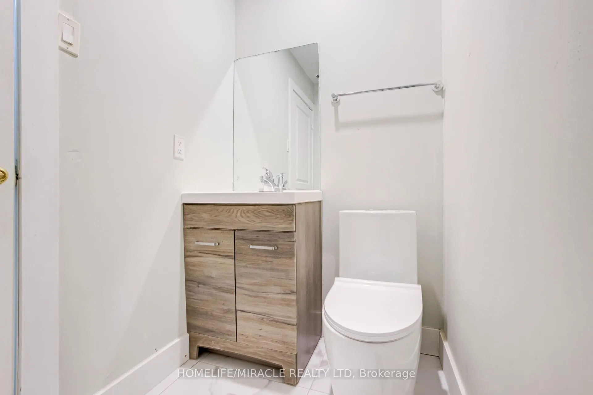Photo 15 of 122 Ormond Drive, Oshawa, Samac — HOMEH